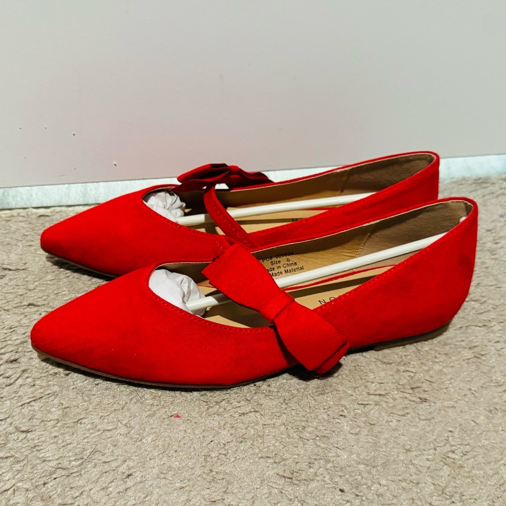 Pretty Journee Collection size 7 red bow strap slip on shoes women new